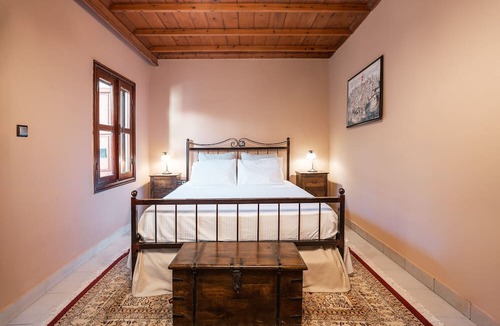 Rhodes Old Town House | Holiday Home 'The Knights and The Pomegranate' with Private Terrace, Wi-Fi and Air Conditioning