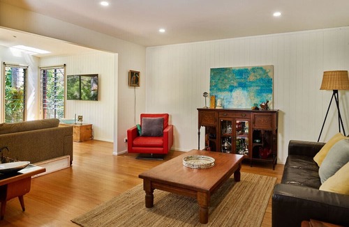 Reedy Creek House | Set Amongst the Trees Only Minutes to the Largest Shopping Center on the Gold Coast