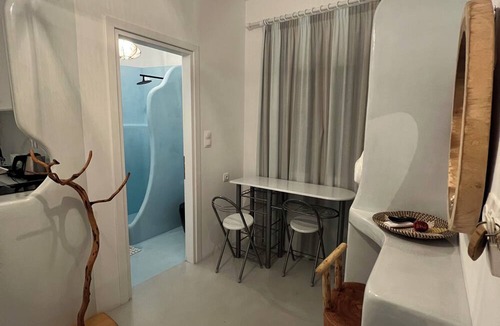 Ag. Georgios Hostel | Alexandras studios