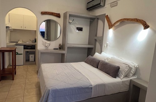 Ag. Georgios Hostel | Alexandras studios