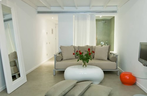 Vathy Hotel | Perantzada 1811