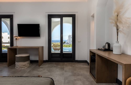 Akrotiri House | Vineyard Exclusive Suites
