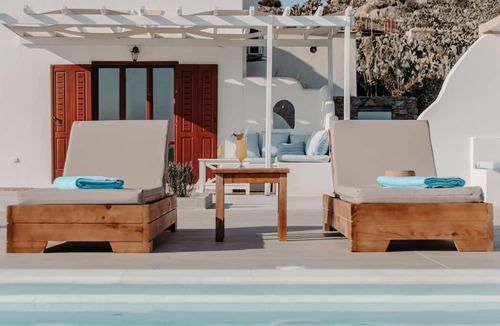Naxos Town Villa | Villa of Roses - Private villa with pool