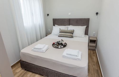 Dafni-Ymittos Apartment | Raise Athens Metro Apartments