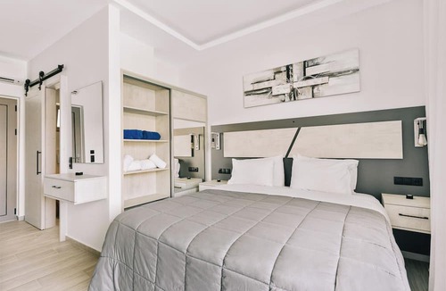 Stoupa Apartment | Lighthouse Apartments