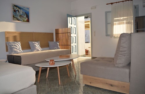 Herronisos Apartment | Klados Studios