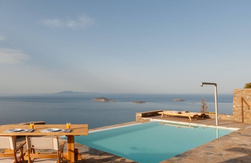 Gavrio Villa | Andros Tessera