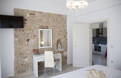 Haraki Apartment | G&K Stone Suites