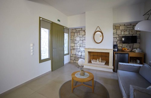 Gargaliani Apartment | Callisto Seaside Eione Junior Suite