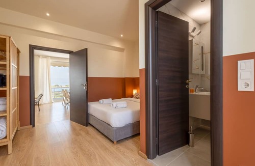 Glyfada Apartment | Luxurious 3-Bdrm Seaside Retreat in Glyfada | Fully Renovated
