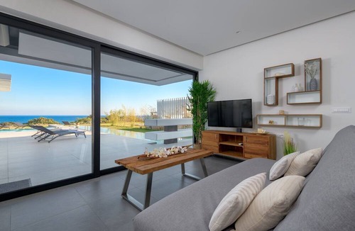 Gennadi Villa | Albatross Beach Front Villas
