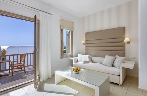 Agios Ioannis Apartment | Lithos by Spyros & Flora