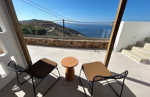 Folegandros Town Apartment | ANDELIAS SIGNATURE SUITES