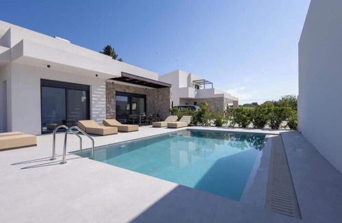 Petaloudes House | Noera Villas 1 | Elegant Two-Bedroom Villa with Private Pool near Kremasti Beach