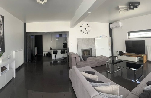 Anavyssos Villa | Luxe Two Bedroom Villa with Private Pool by Olivujoj