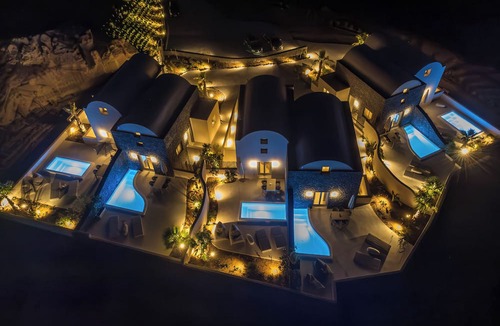 Exo Gialos Villa | Halo Santorini- Living Experience