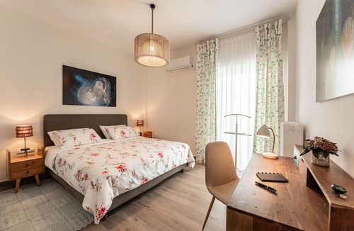 Glyfada Apartment | Artsy Spacious Cozy 2 BDR - 2 BAR Apartment in the quiet Glyfada Center