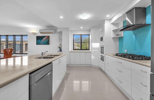 Cannonvale Apartment | Whitsunday Escape - Beachfront Penthouse with Pool