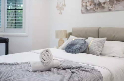 Castle Hill House | Charming 4-bedroom house with AC, WiFi in tranquil Castle Hill