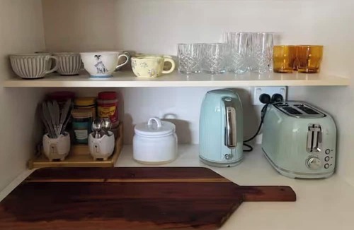 Labrador House | Charming 3 bedroom cottage style home on the Gold Coast - Pet friendly