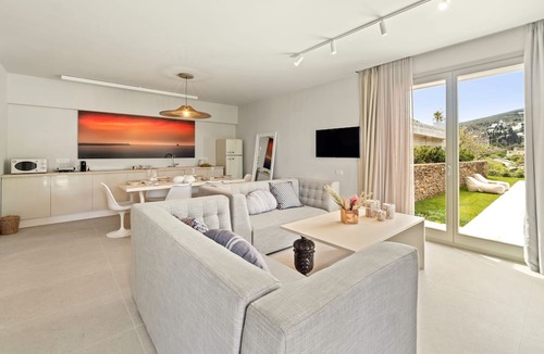 Paleopolis Apartment | Suite Home Villas with Private Pools by Explore Andros