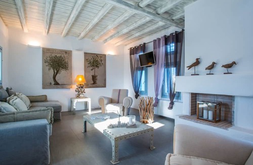 Chrissi Akti Villa | Aelia Paros Villas