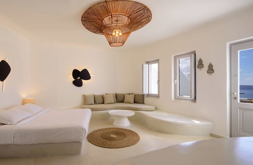Fira Villa | Revelis Villa & Canava