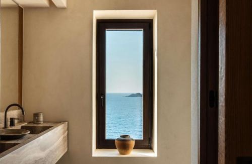 Paros Hotel | Luura - Cliff, Paros, Morgans Originals