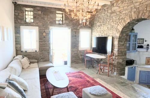 Arnados House | Villa Tina
