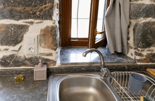 Olympi Apartment | Vlychos Olympi Lodges - Chios Cozy Getaways