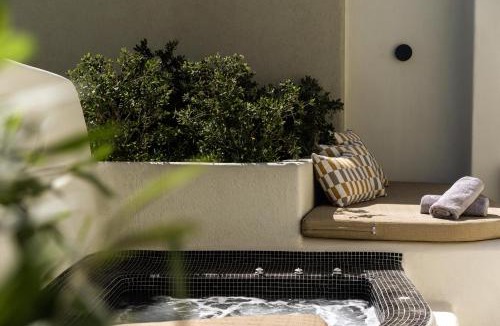 Pyrgos Bed & Breakfast | Aeon Suites - Adults Only by Mr and Mrs White