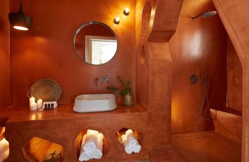 Pyrgos Bed & Breakfast | Aeon Suites - Adults Only by Mr and Mrs White