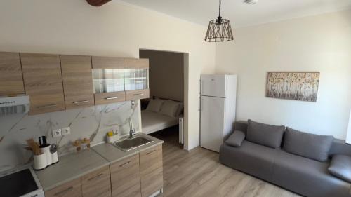 Melikia Apartment | Lithos Studio