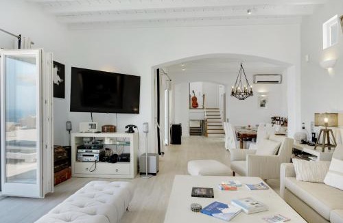 Syros Villa | Blueros Luxury Villa