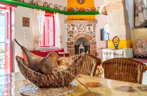 South Rhodes House | Tis Manas