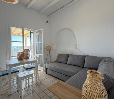 Kanalia House | Stylish villa in Ornos with Amazing View &Pool access