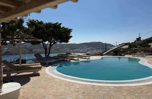 Kanalia House | Stylish villa in Ornos with Amazing View &Pool access