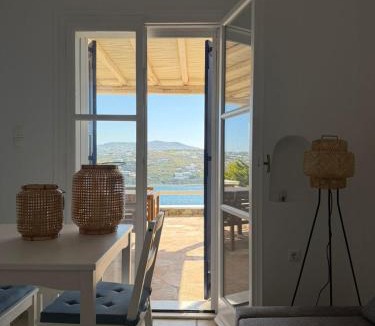 Kanalia House | Stylish villa in Ornos with Amazing View &Pool access