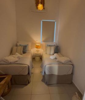 Naousa House | Eugene Sea Side Suite