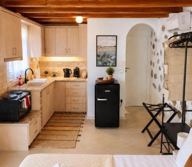 Mykonos Town Apartment | Charming cottage 15 minute walk from Mykonos Town & Airport
