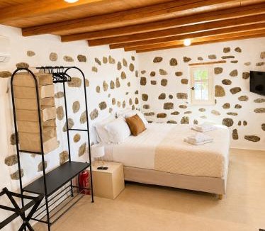 Mykonos Town Apartment | Charming cottage 15 minute walk from Mykonos Town & Airport