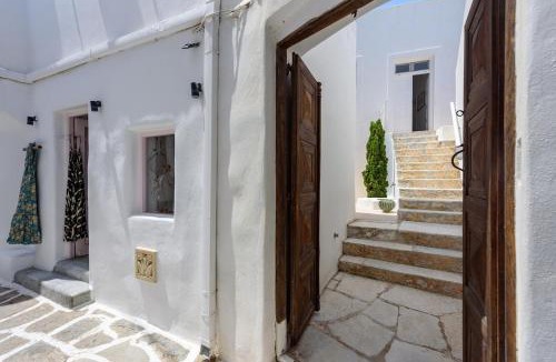 Naousa Villa | Iskana House