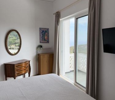 Apikia Apartment | Art & Motion Union - Sunrise Room
