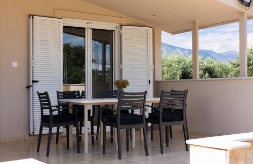Loutraki House | Panoraia Living - Cosy House by SportCamp I Family