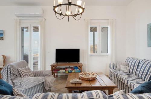Exomvourgo House | Beach house in Tinos island