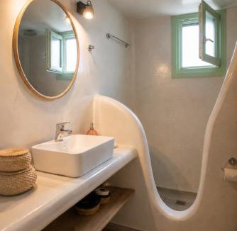 Vourvoulos Apartment | Two Gods Santorini Premium Jacuzzi Sea View Suites