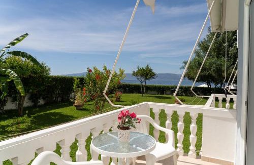 Amarinthos Apartment | Posidonia Pension