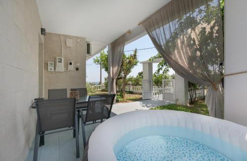 Salakos Apartment | 30Roses House