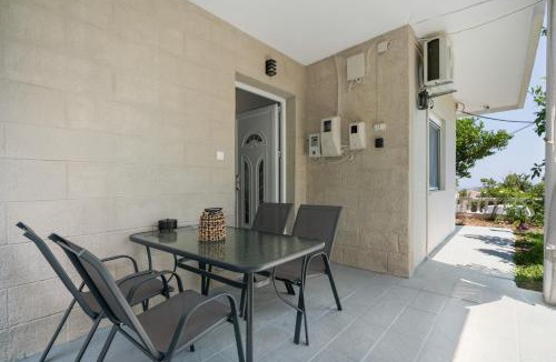 Salakos Apartment | 30Roses House