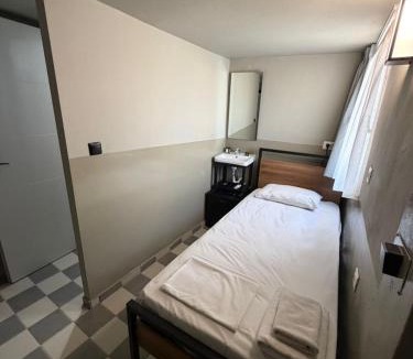 Monastiraki Apartment | Petite rooftop room for single person in the heart of Athens!